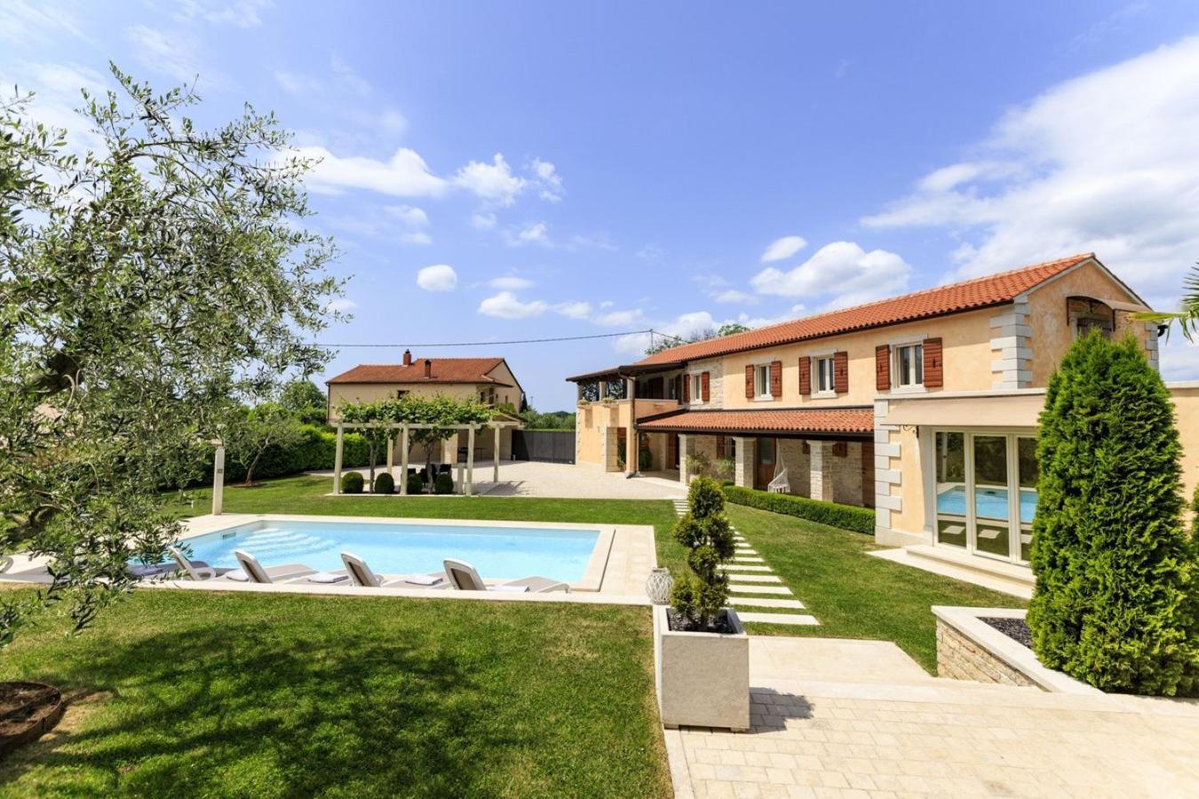Villa Viscum In Central Istria For 8 Persons With Large Garden - Pet Friendly Пазин Экстерьер фото