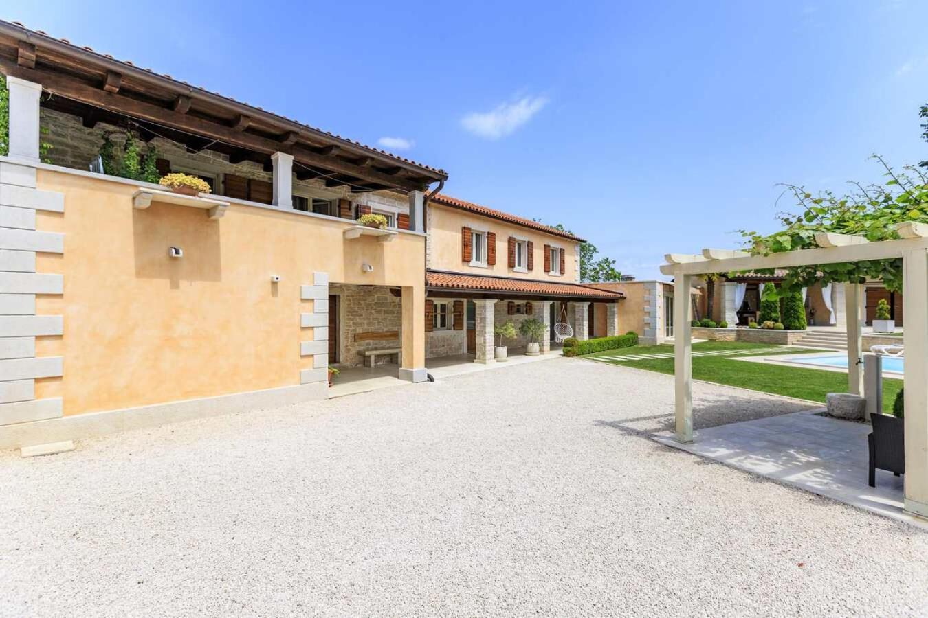 Villa Viscum In Central Istria For 8 Persons With Large Garden - Pet Friendly Пазин Экстерьер фото