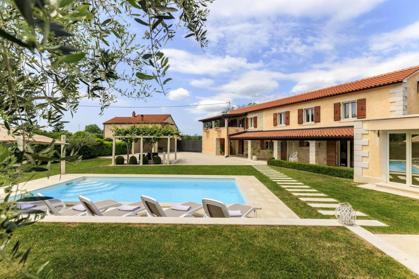 Villa Viscum In Central Istria For 8 Persons With Large Garden - Pet Friendly Пазин Экстерьер фото