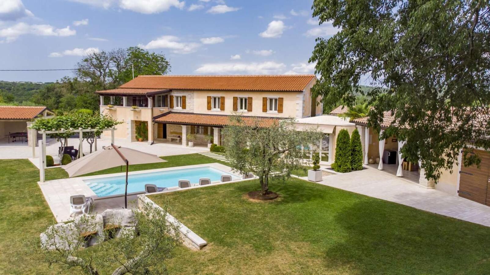 Villa Viscum In Central Istria For 8 Persons With Large Garden - Pet Friendly Пазин Экстерьер фото